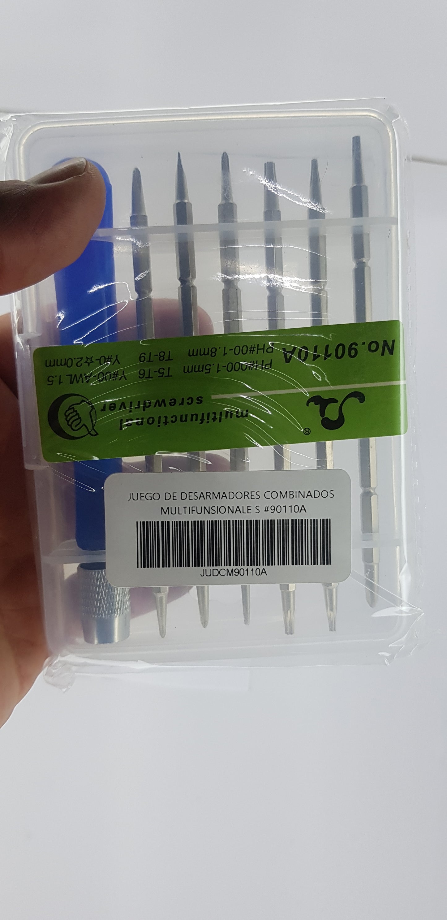 JUEGO DE DESARMADORES COMBINADOS MULTIFUNCIONALES 90110A